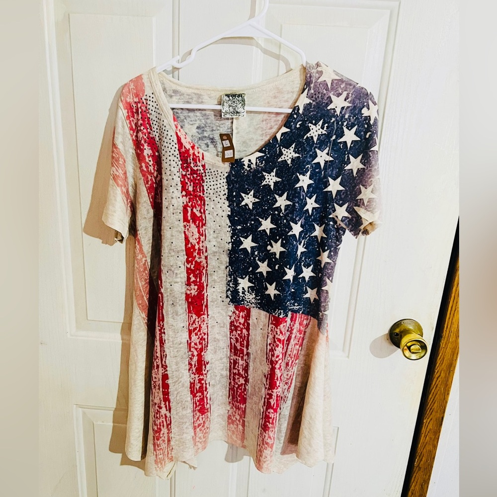 Women’s American flag shirt (brand new w/ tags)